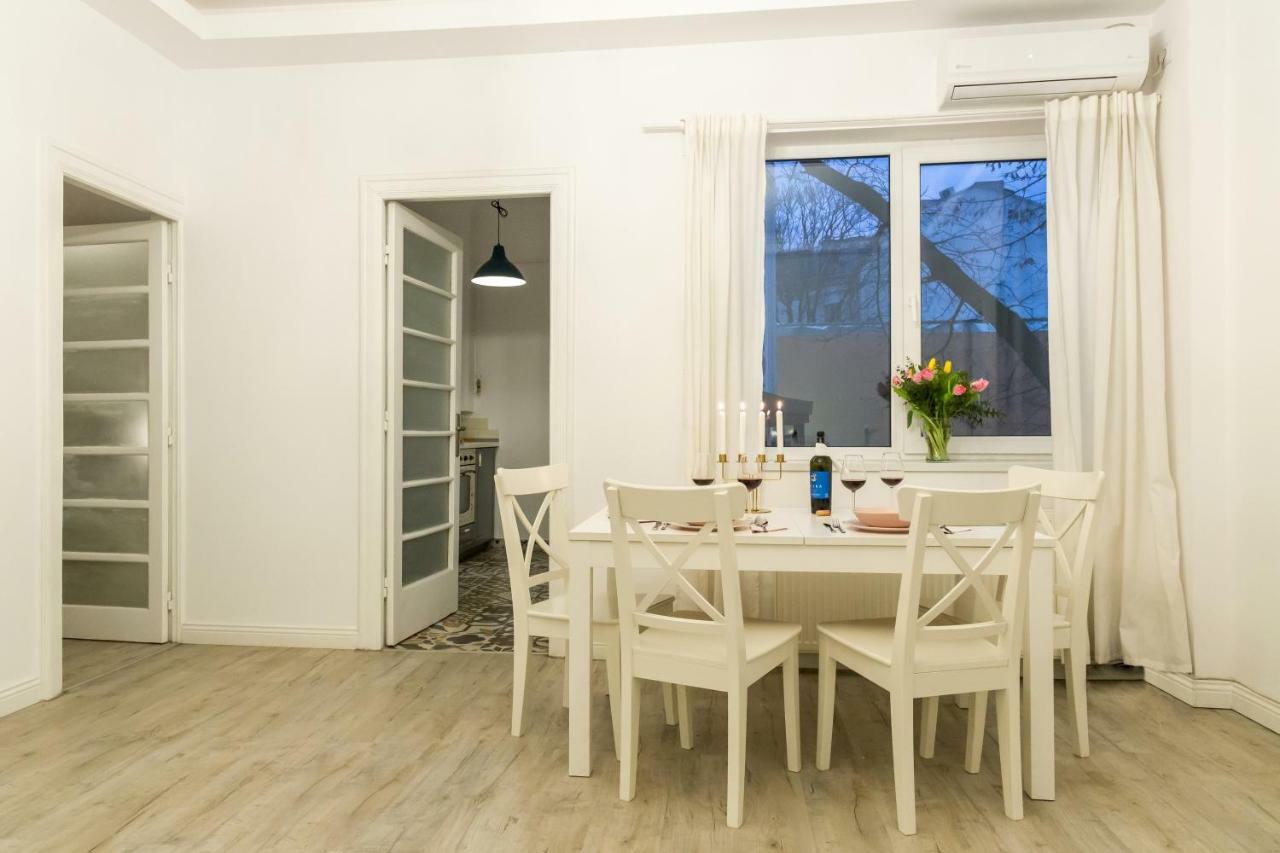 White Nights Of Old Town Bucharest Apartment Екстериор снимка