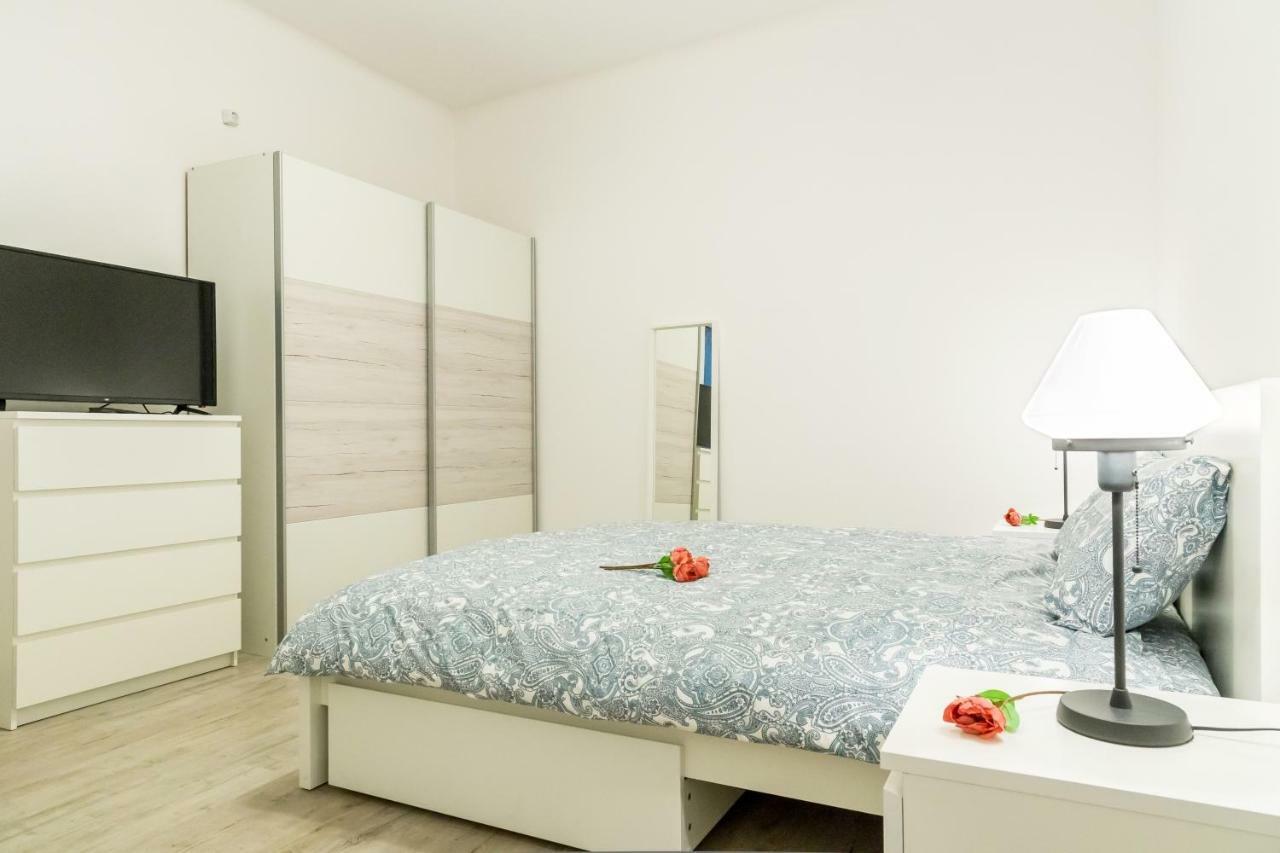 White Nights Of Old Town Bucharest Apartment Екстериор снимка