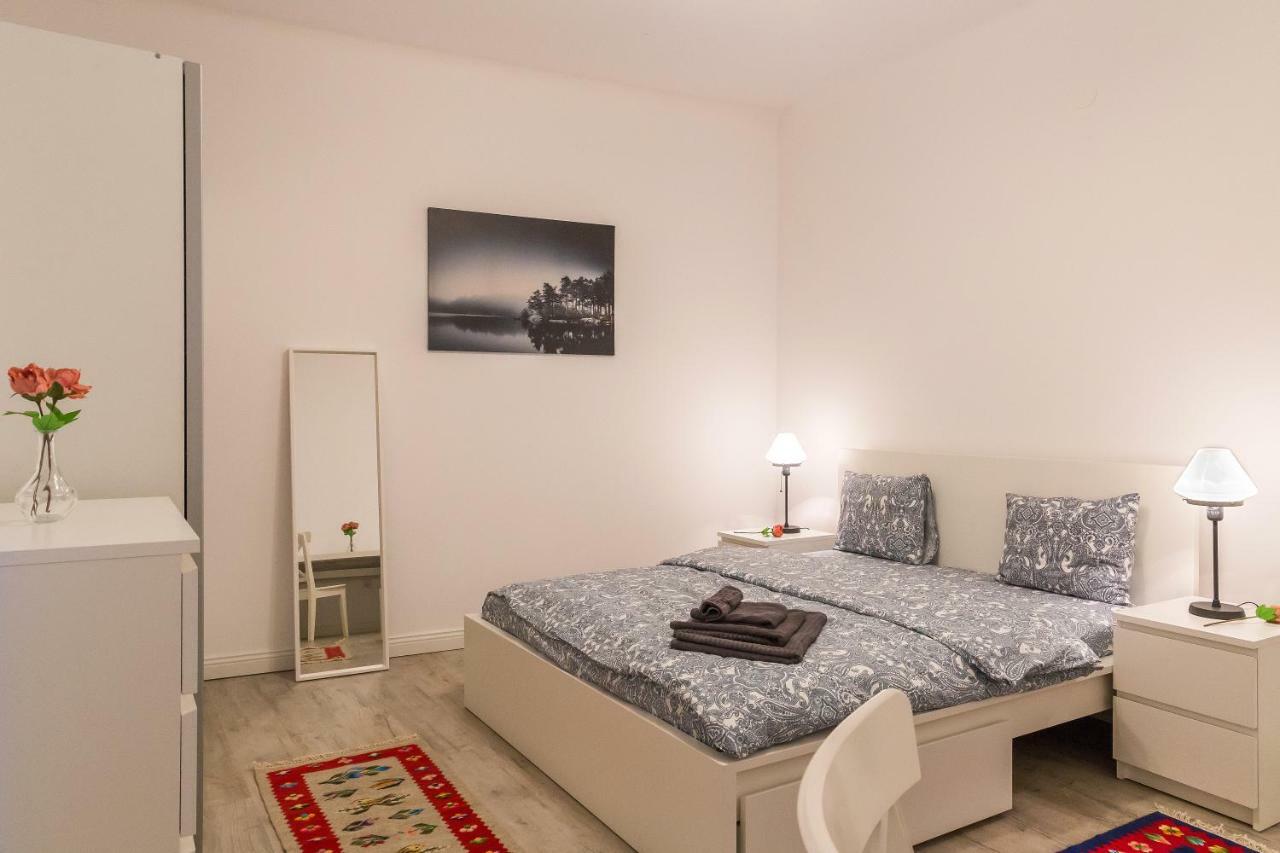 White Nights Of Old Town Bucharest Apartment Екстериор снимка